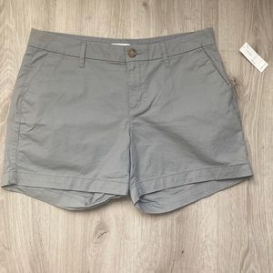 Grey Old Navy woman’s mid-rise twill everyday shorts
